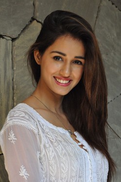 Disha Patani Photo Gallery